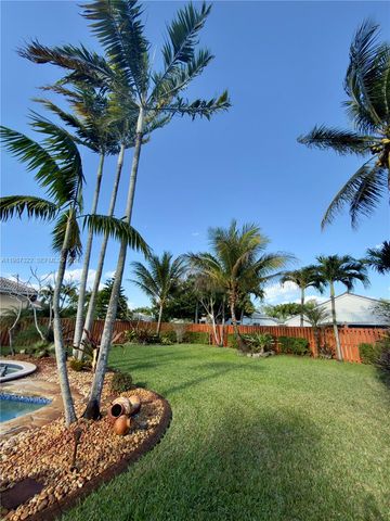 2319 NW 193rd Ave, Pembroke Pines, FL 33029