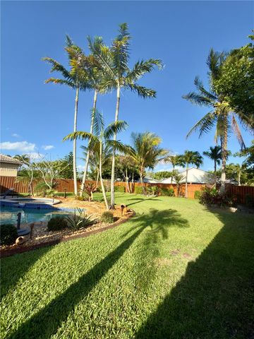 2319 NW 193rd Ave, Pembroke Pines, FL 33029