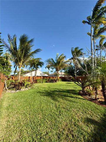 2319 NW 193rd Ave, Pembroke Pines, FL 33029