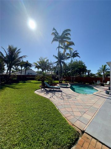 2319 NW 193rd Ave, Pembroke Pines, FL 33029