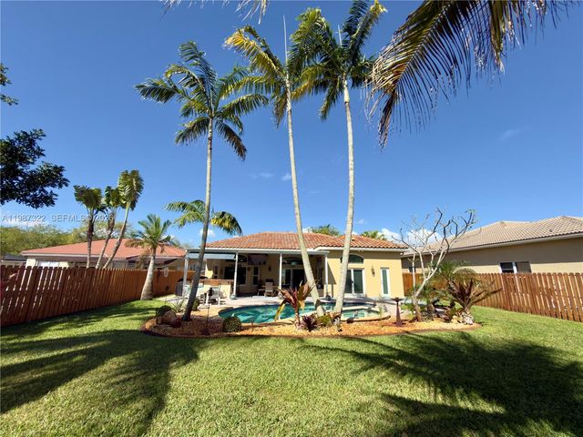 2319 NW 193rd Ave, Pembroke Pines, FL 33029