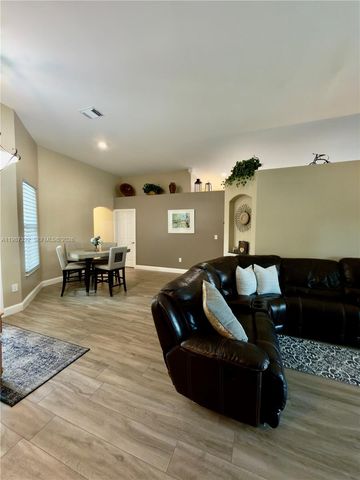 2319 NW 193rd Ave, Pembroke Pines, FL 33029