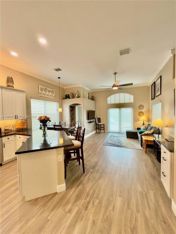 2319 NW 193rd Ave, Pembroke Pines, FL 33029