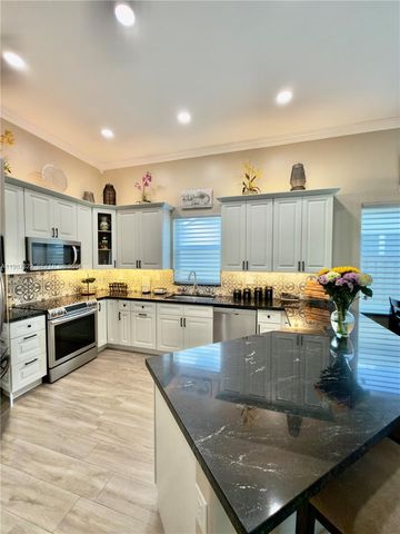 2319 NW 193rd Ave, Pembroke Pines, FL 33029