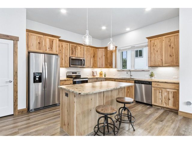 1060 Cleveland Ave, Loveland, CO 80537