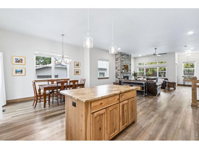 1060 Cleveland Ave, Loveland, CO 80537
