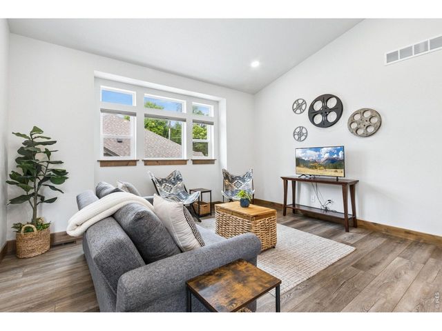 1060 Cleveland Ave, Loveland, CO 80537
