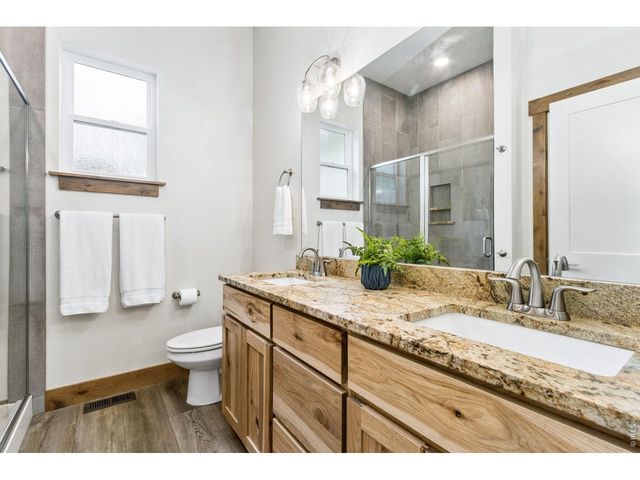 1060 Cleveland Ave, Loveland, CO 80537