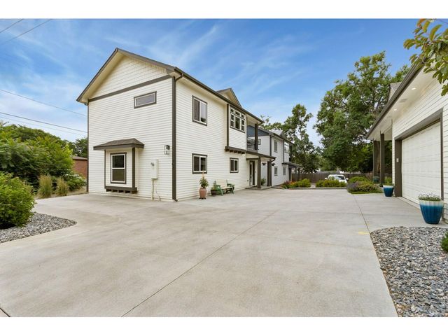 1060 Cleveland Ave, Loveland, CO 80537