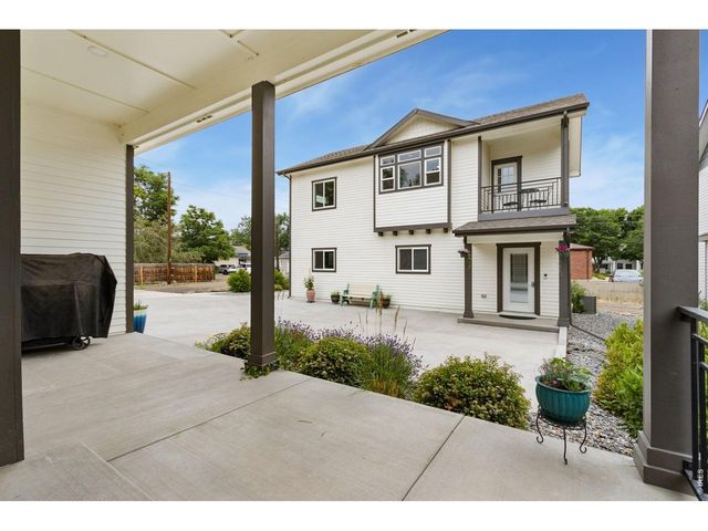1060 Cleveland Ave, Loveland, CO 80537