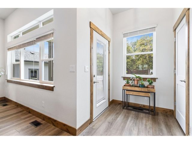 1060 Cleveland Ave, Loveland, CO 80537