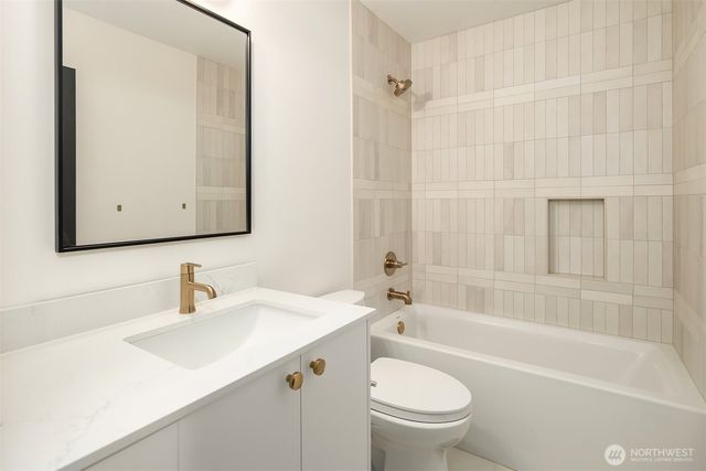 3616 Francis Avenue N, Seattle, WA 98103