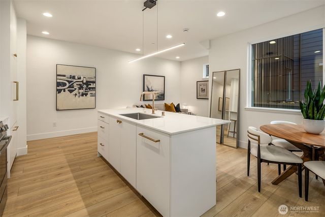 3616 Francis Avenue N, Seattle, WA 98103