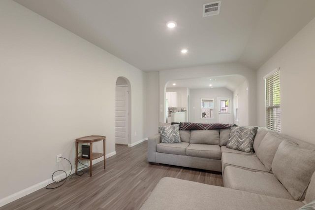 112 Cape Buffalo Drive, Huntsville, TX 77320