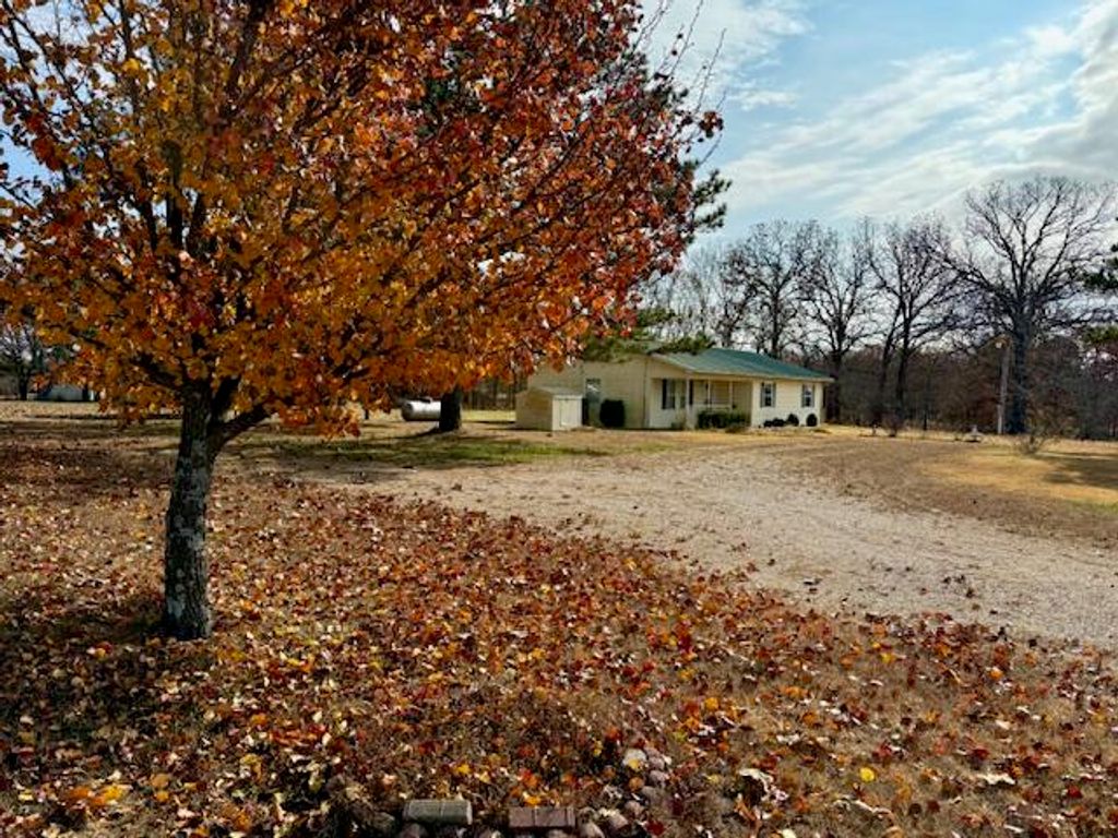 6170 Kk Highway, Hartshorn, MO 65479