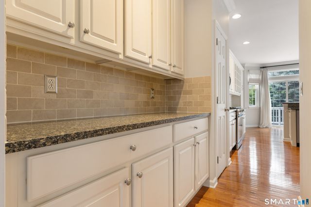 14 Cambridge Drive 14, Danbury, CT 06811