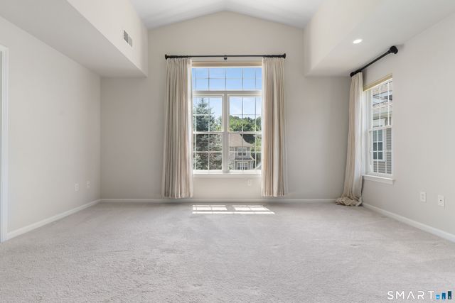 14 Cambridge Drive 14, Danbury, CT 06811