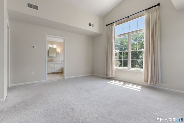 14 Cambridge Drive 14, Danbury, CT 06811
