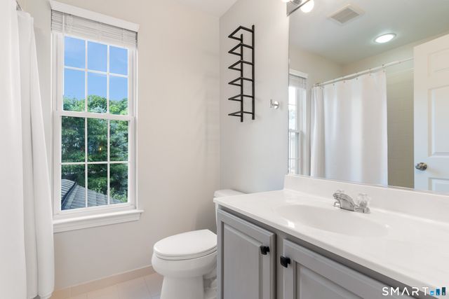 14 Cambridge Drive 14, Danbury, CT 06811