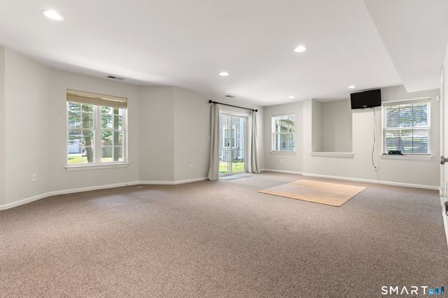 14 Cambridge Drive 14, Danbury, CT 06811
