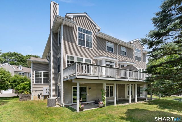 14 Cambridge Drive 14, Danbury, CT 06811