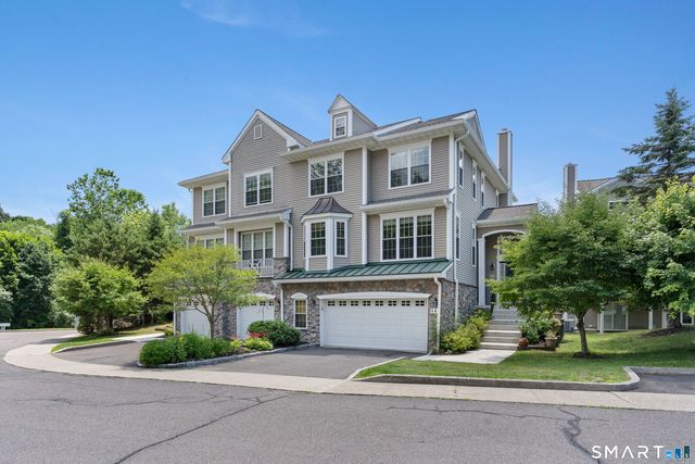 14 Cambridge Drive 14, Danbury, CT 06811