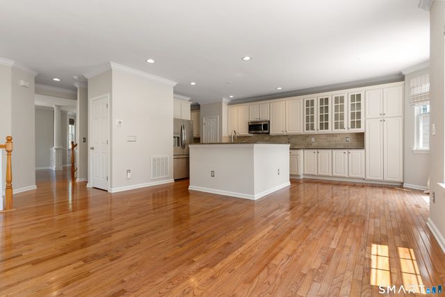 14 Cambridge Drive 14, Danbury, CT 06811