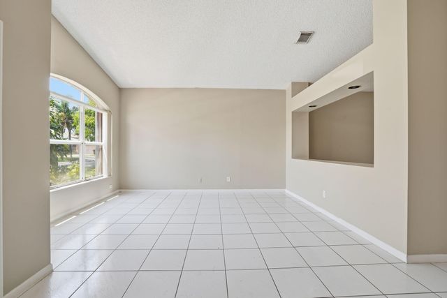 1495 SW 105th Avenue, Pembroke Pines, FL 33025