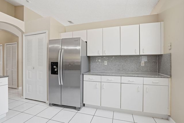 1495 SW 105th Avenue, Pembroke Pines, FL 33025