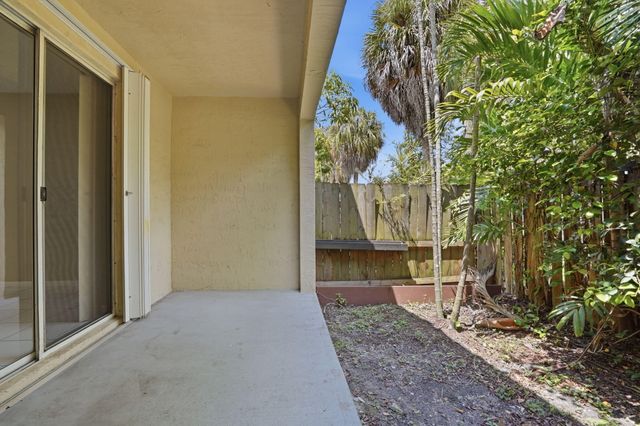 1495 SW 105th Avenue, Pembroke Pines, FL 33025
