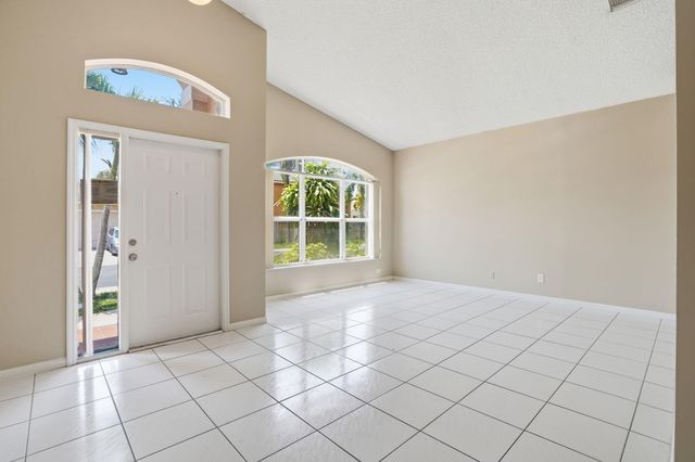 1495 SW 105th Avenue, Pembroke Pines, FL 33025