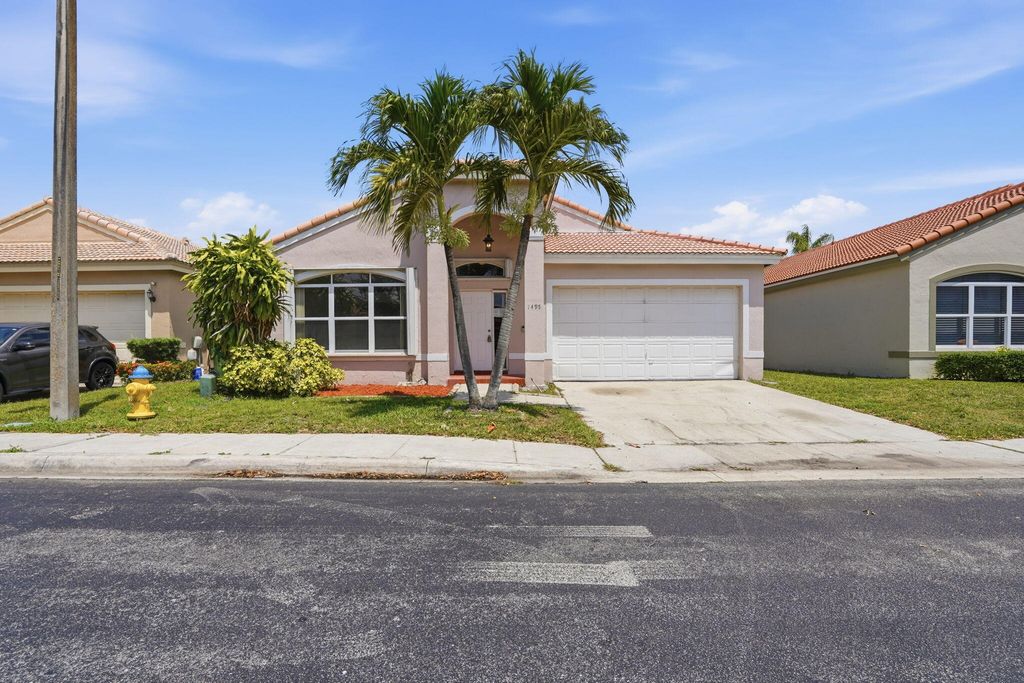 1495 SW 105th Avenue, Pembroke Pines, FL 33025