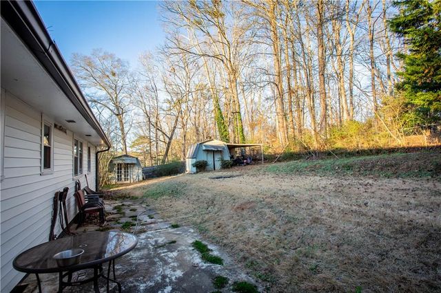 5215 Dixie Lake Road, Union City, GA 30291