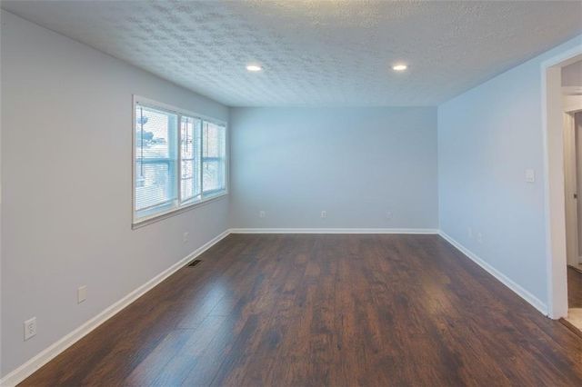 5215 Dixie Lake Road, Union City, GA 30291