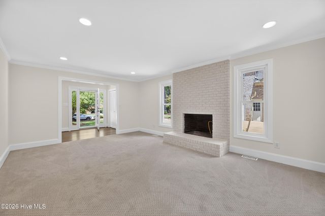 208 Dupont Circle, Greenville, NC 27858