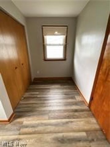525 W Omar Street, Struthers, OH 44471