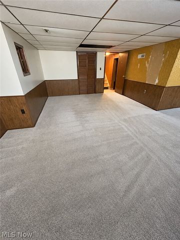 525 W Omar Street, Struthers, OH 44471