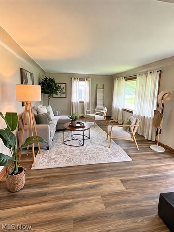 525 W Omar Street, Struthers, OH 44471