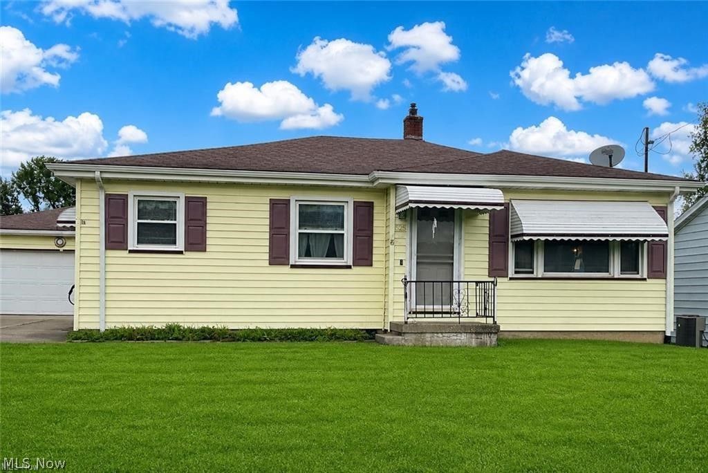 525 W Omar Street, Struthers, OH 44471