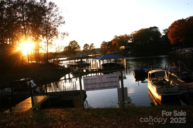 105 Sunset View Lane 55-56, Statesville, NC 28677