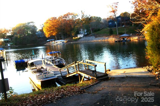 105 Sunset View Lane 55-56, Statesville, NC 28677