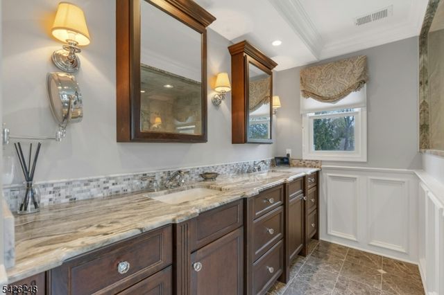 1029 Old Chester, Chester Twp., NJ 07931
