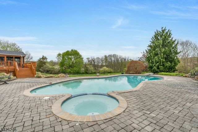 1029 Old Chester, Chester Twp., NJ 07931