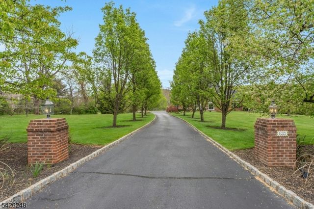 1029 Old Chester, Chester Twp., NJ 07931