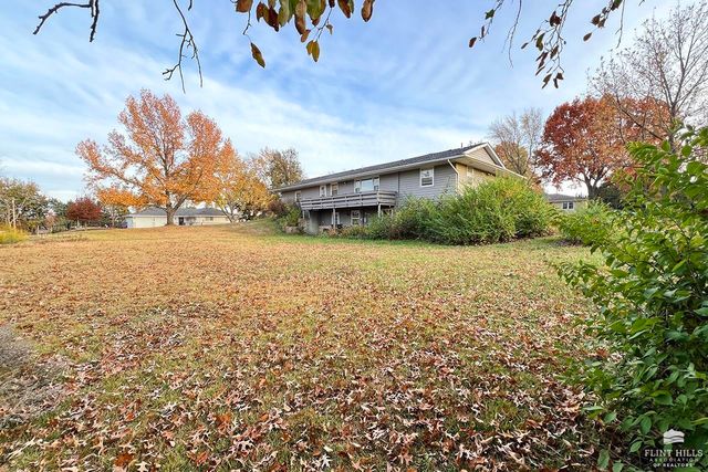 2600 Sumac Drive, Manhattan, KS 66502
