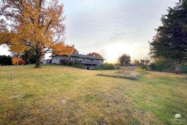 2600 Sumac Drive, Manhattan, KS 66502
