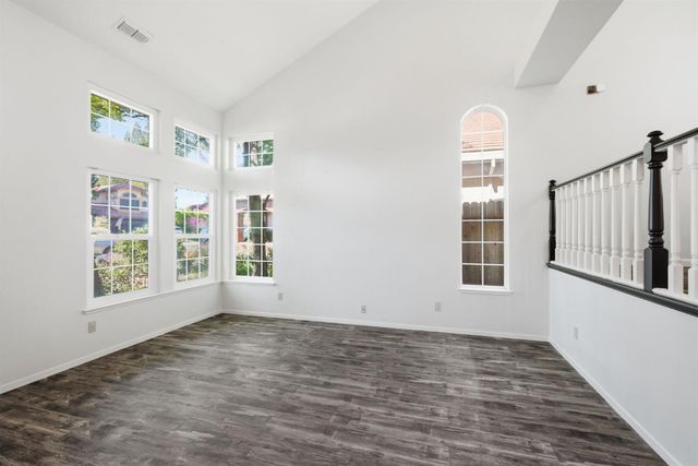 172 Silberhorn Dr, Folsom, CA 95630