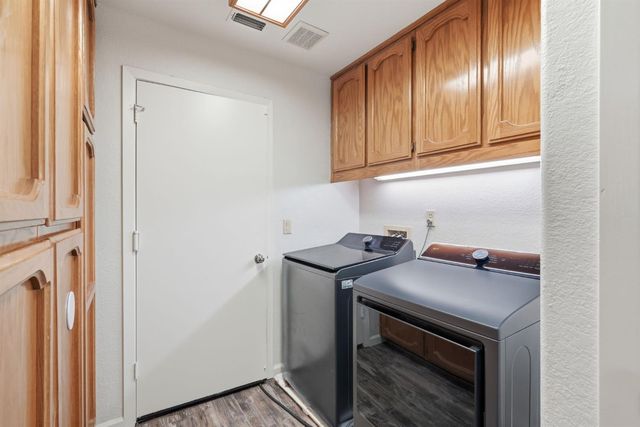 172 Silberhorn Dr, Folsom, CA 95630