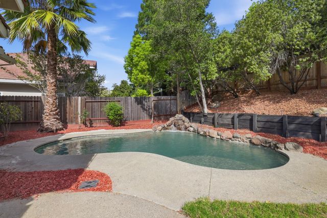 172 Silberhorn Dr, Folsom, CA 95630