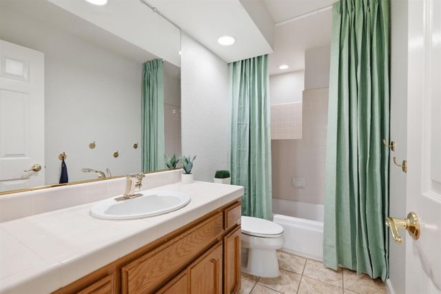 172 Silberhorn Dr, Folsom, CA 95630